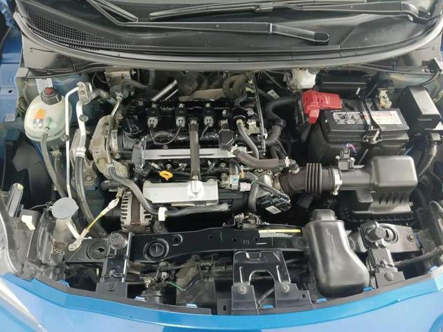 Photo of 2022 Electric Blue Metallic Nissan Versa