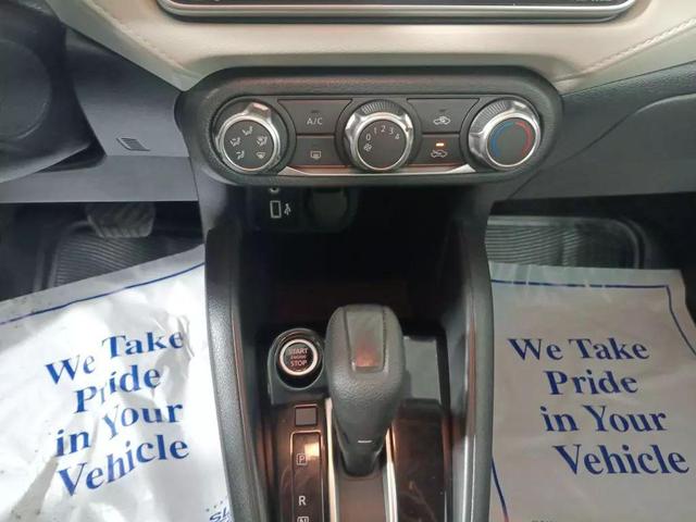 Photo of 2022 Electric Blue Metallic Nissan Versa