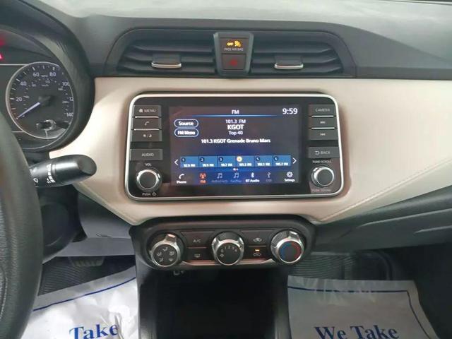 Photo of 2022 Electric Blue Metallic Nissan Versa