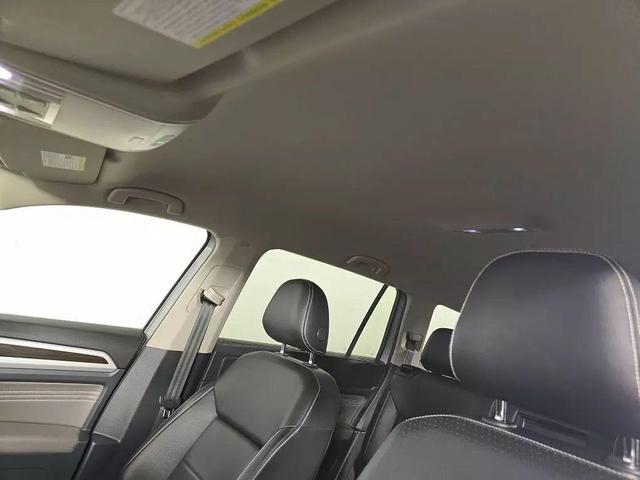 Photo of 2021 Pyrite Silver Metallic Volkswagen Atlas
