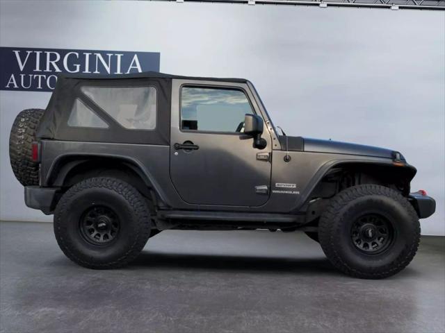 Photo of 2014 Gray Jeep Wrangler