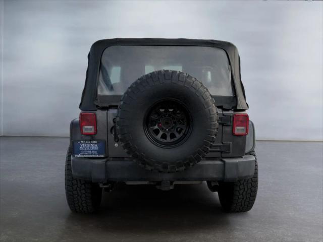 Photo of 2014 Gray Jeep Wrangler