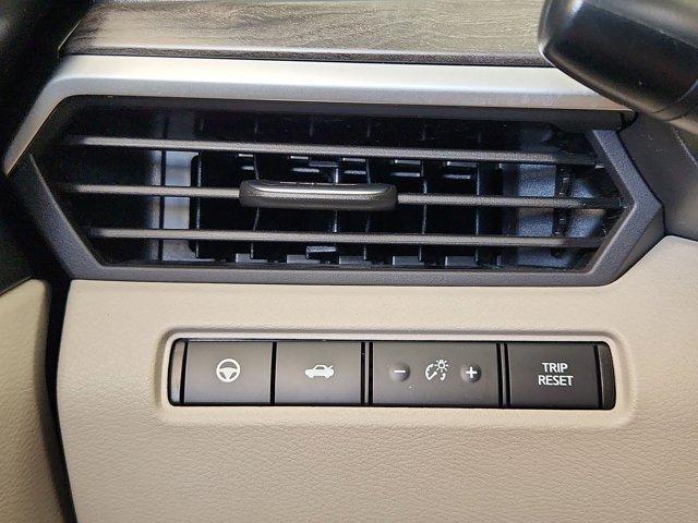 Photo of 2023 White Nissan Altima