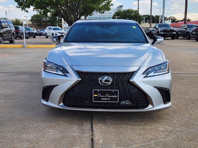 Photo of 2019 Silver Lining Metallic Lexus ES 350