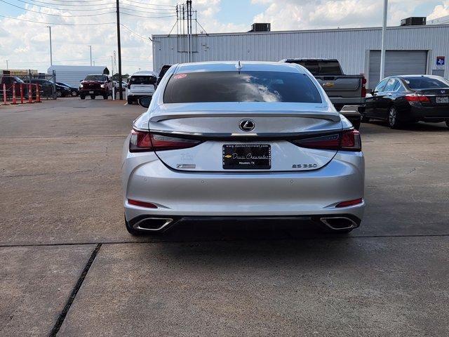 Photo of 2019 Silver Lining Metallic Lexus ES 350