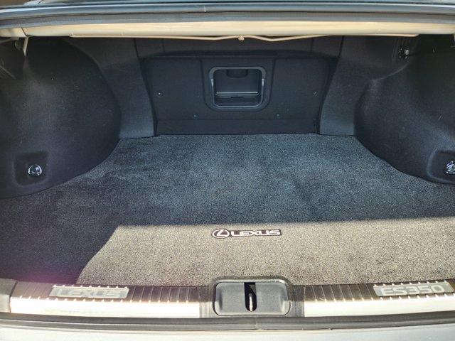 Photo of 2019 Silver Lining Metallic Lexus ES 350