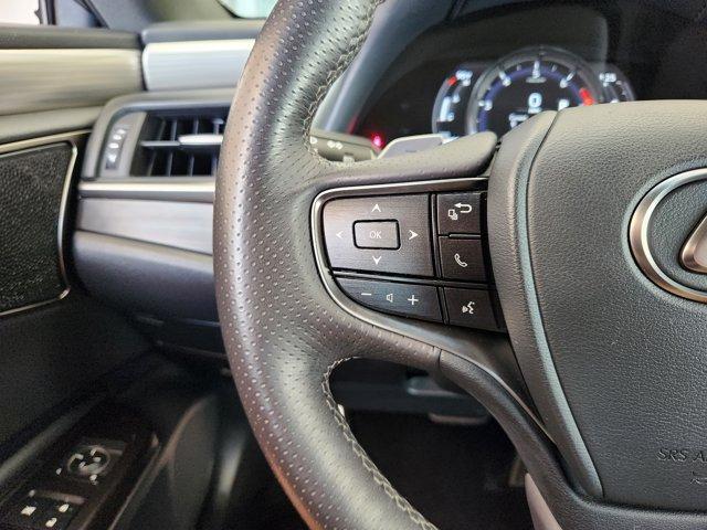 Photo of 2019 Silver Lining Metallic Lexus ES 350