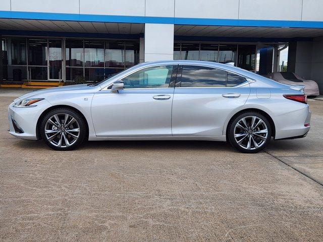 Photo of 2019 Silver Lining Metallic Lexus ES 350