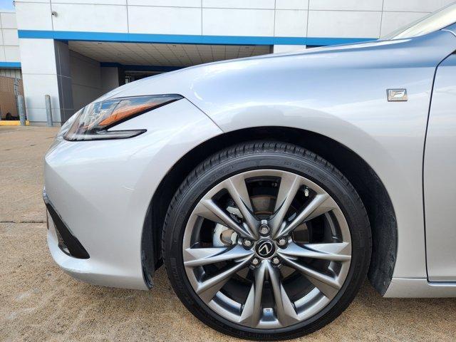 Photo of 2019 Silver Lining Metallic Lexus ES 350
