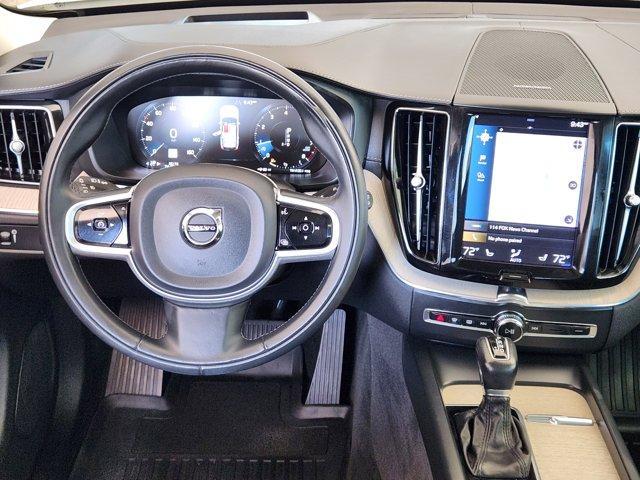 Photo of 2021 White Volvo XC60