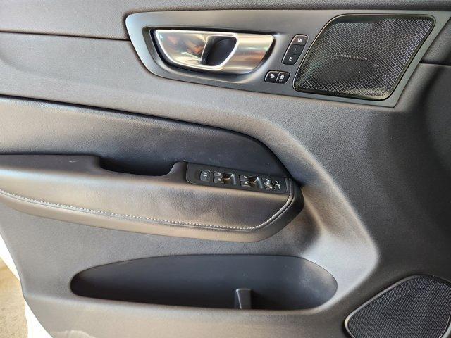 Photo of 2021 White Volvo XC60