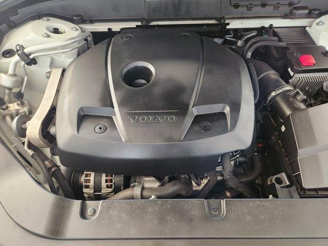 Photo of 2021 White Volvo XC60
