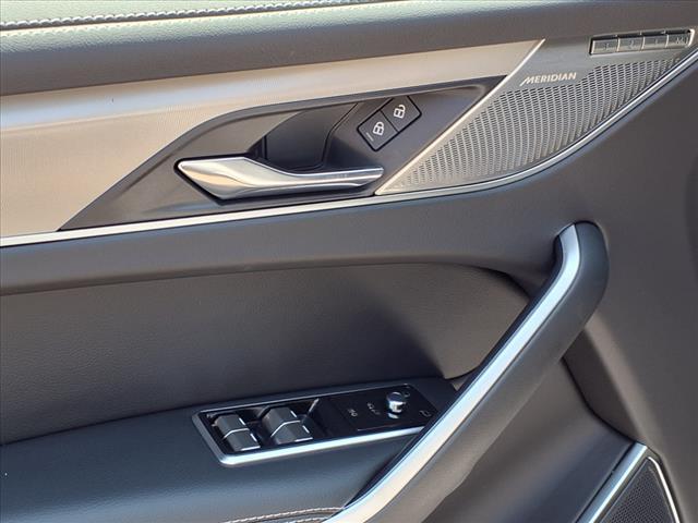 Photo of 2026 Fuji White Jaguar F-PACE