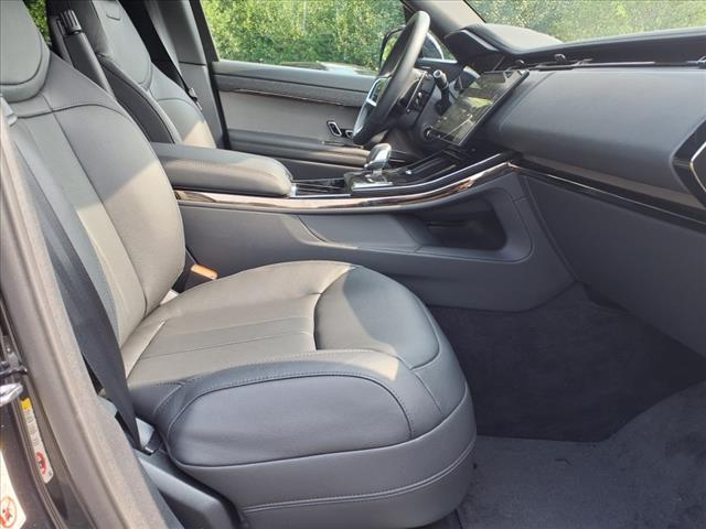 Photo of 2025 Santorini Black Metallic 1ag Land Rover Range Rover Sport