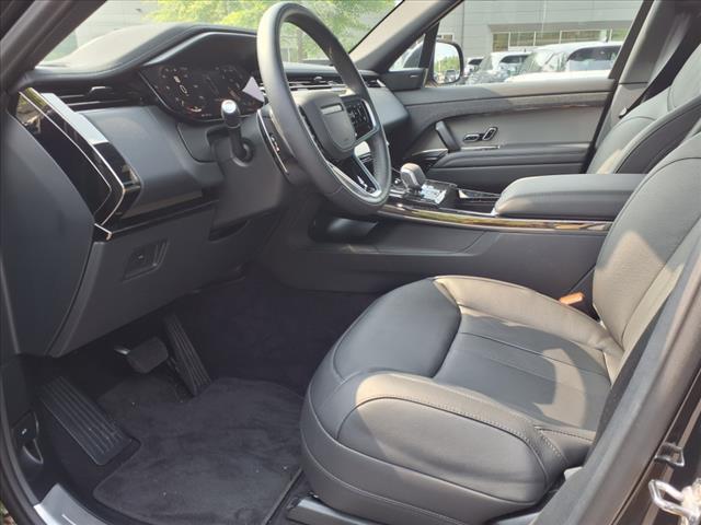 Photo of 2025 Santorini Black Metallic 1ag Land Rover Range Rover Sport