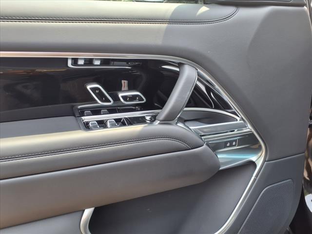 Photo of 2025 Santorini Black Land Rover Range Rover