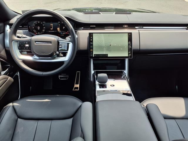 Photo of 2025 Santorini Black Land Rover Range Rover