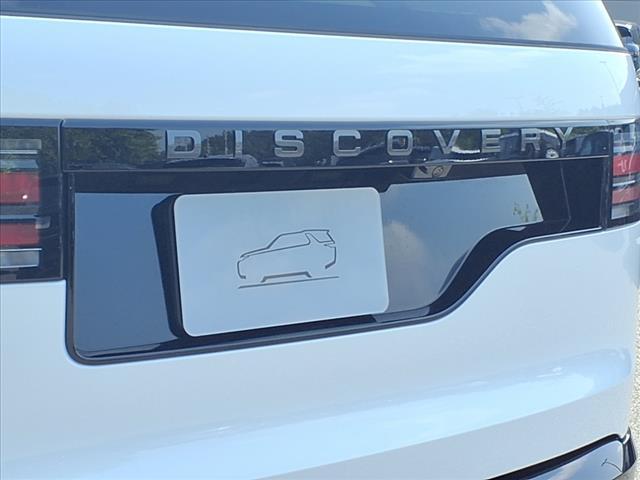 Photo of 2025 Fuji White Land Rover Discovery