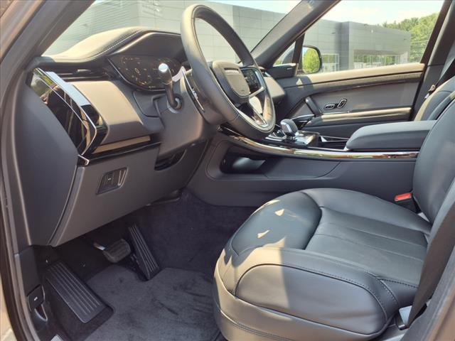 Photo of 2025 Gray Land Rover Range Rover Sport