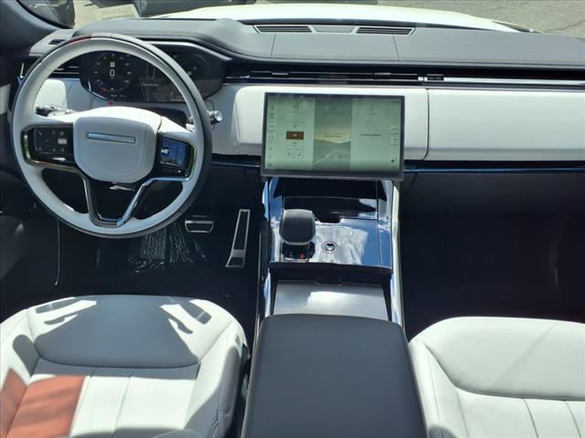 Photo of 2025 Fuji White 1aa Land Rover Range Rover Sport