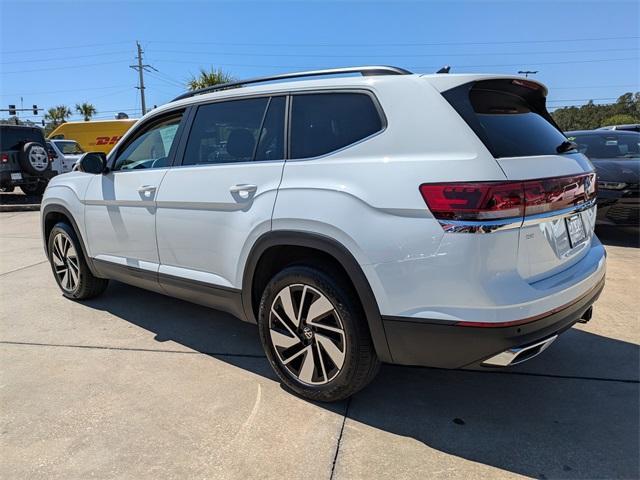 Photo of 2024 Pure White Volkswagen Atlas