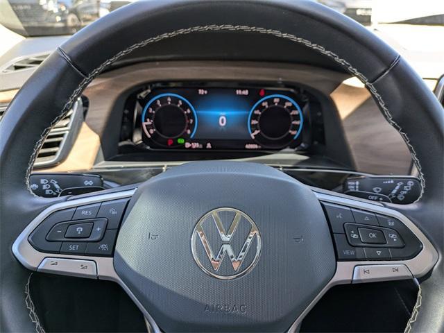 Photo of 2024 Pure White Volkswagen Atlas