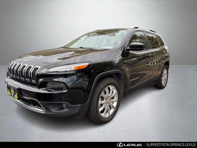Photo of 2017 Diamond Black Crystal Pearlcoat Jeep Cherokee