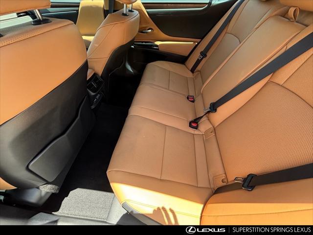 Photo of 2025 Eminent White Pearl Lexus ES 300h