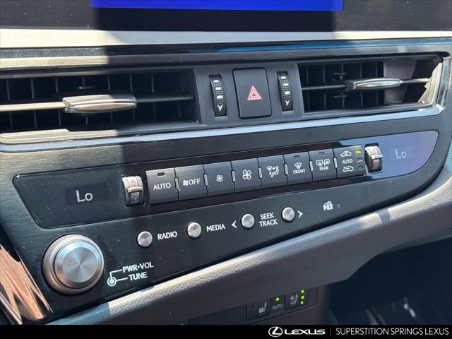 Photo of 2025 Eminent White Pearl Lexus ES 300h