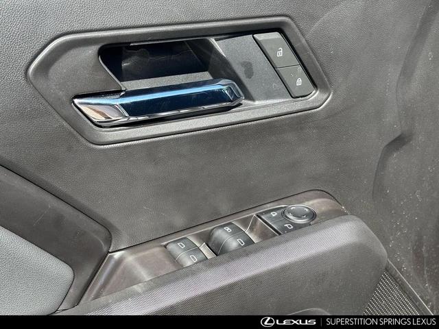 Photo of 2025 Summit White GMC Canyon