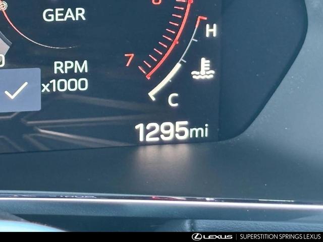 Photo of 2025 Summit White GMC Canyon