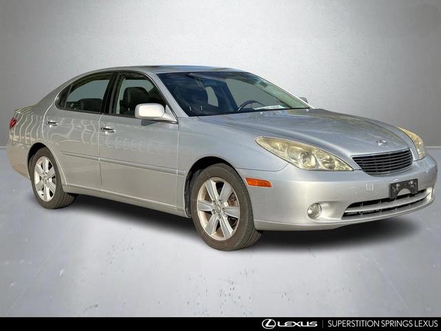 Photo of 2005 Classic Silver Lexus ES 330