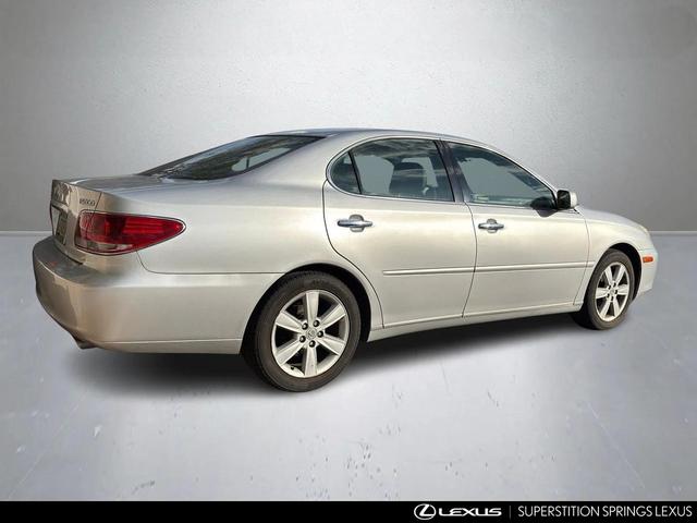 Photo of 2005 Classic Silver Lexus ES 330