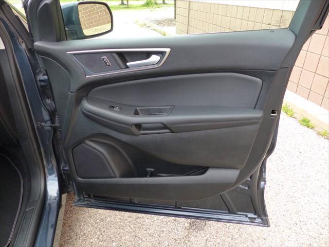 Photo of 2024 Blue Ford Edge