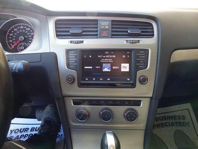 Photo of 2017 White Volkswagen Golf