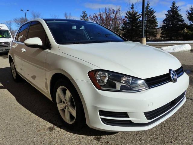 Photo of 2017 White Volkswagen Golf