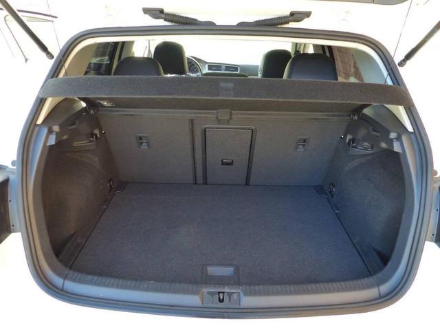 Photo of 2017 White Volkswagen Golf