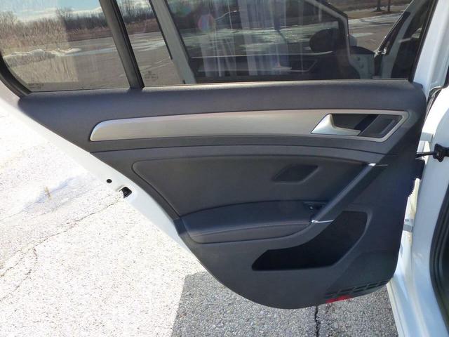 Photo of 2017 White Volkswagen Golf