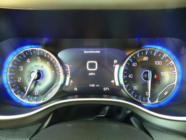 Photo of 2023 Gray Chrysler Pacifica