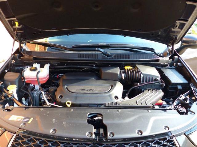 Photo of 2023 Gray Chrysler Pacifica