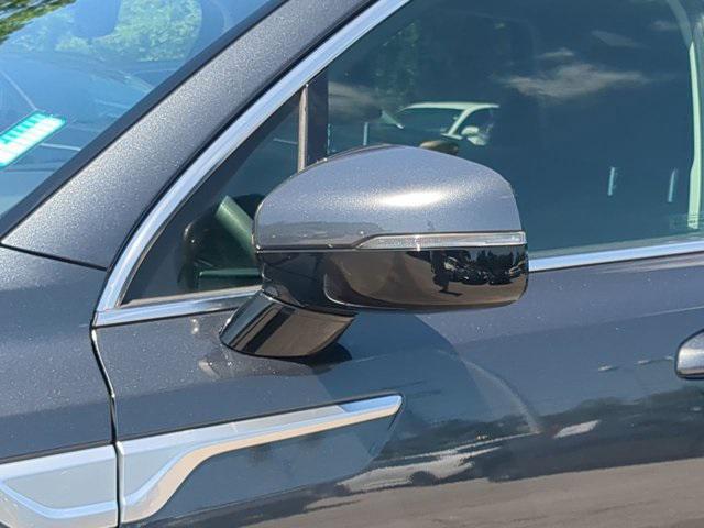Photo of 2023 Gravity Grey Kia Sorento