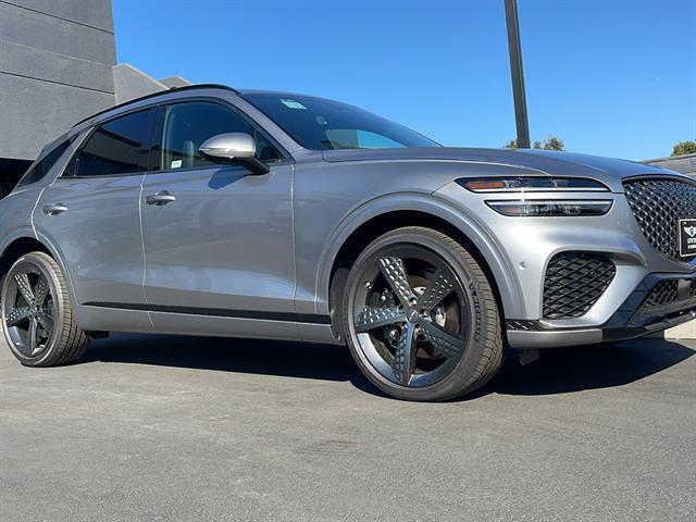 2025 Genesis Gv70