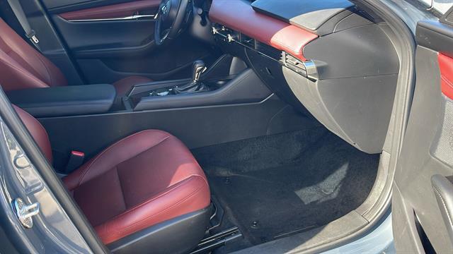 Photo of 2022 Polymetal Gray Metallic Mazda Mazda3