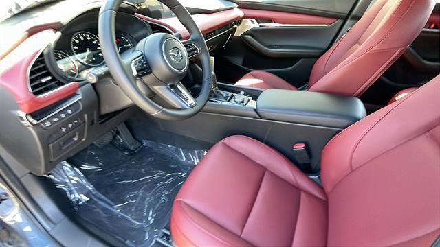 Photo of 2025 Polymetal Gray Metallic Mazda Mazda3