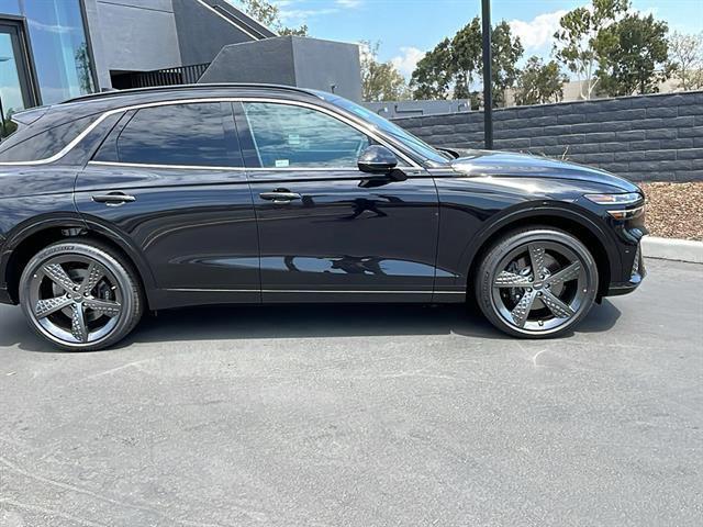 Photo of 2025 Vik Black Genesis GV70