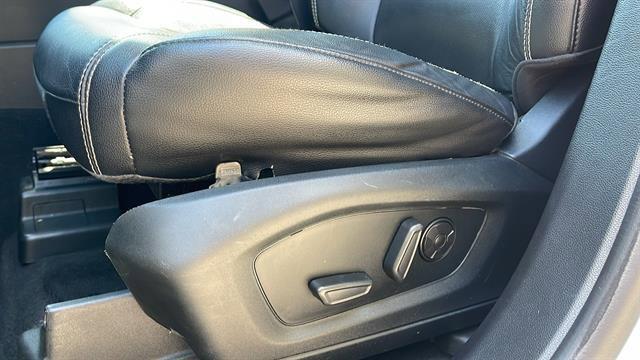 Photo of 2021 Star White Metallic Tri-Coat Ford Explorer