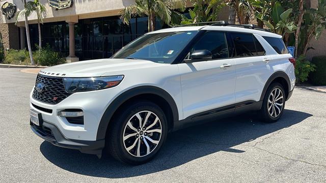 Photo of 2021 Star White Metallic Tri-Coat Ford Explorer