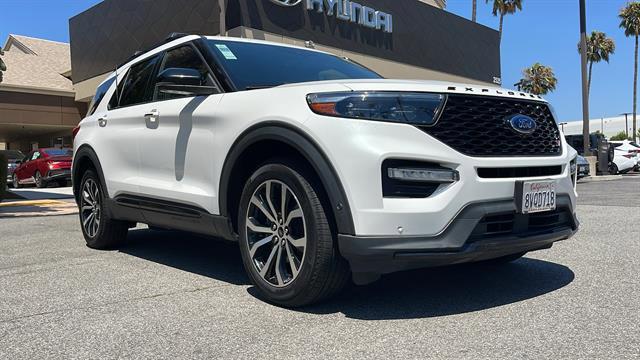 Photo of 2021 Star White Metallic Tri-Coat Ford Explorer