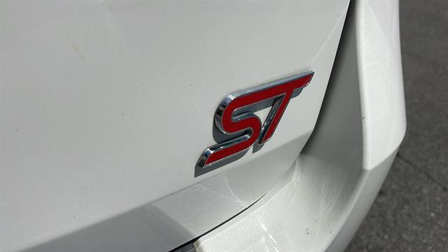 Photo of 2021 Star White Metallic Tri-Coat Ford Explorer