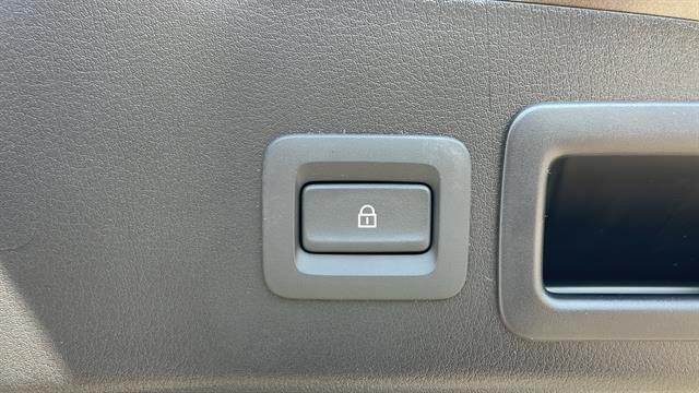 Photo of 2025 Machine Gray Metallic Mazda Mazda3